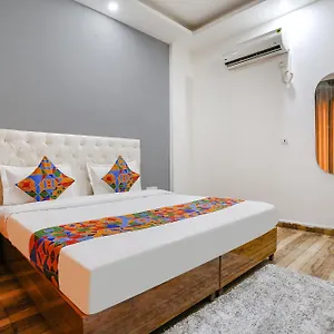 Hotel Fabhotel Skylight Near Medanta Hospital